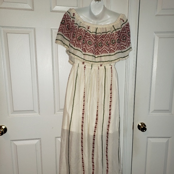 Border Print Maxi Dress - Picture 3 of 6